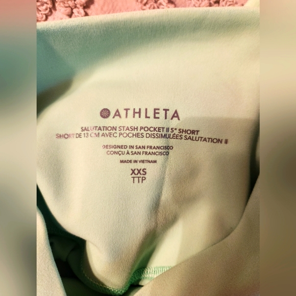Athleta Salutation Stash Pocket II 5" Short, XXS,  Like New - Picture 2 of 3